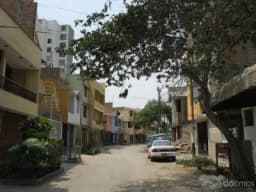 LOS OLIVOS. OCASION TERRENO CON LIC. EDIFICIO MULTIFAMILIAR