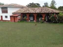 SE VENDE CASA HUERTA - IDEAL PARA NEGOCIO: RESTAURANT, SPA, CENTRO DE CONVENCIONES, MEDITACION, ETC