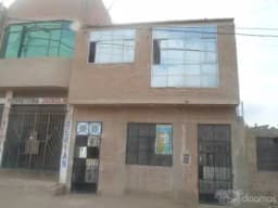 venta de una casa de dos pisos de material noble.