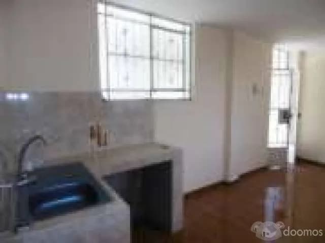 VENDO CASA DE 2 PISOS Y UN MINI DEPARTAMENTO — foto 2