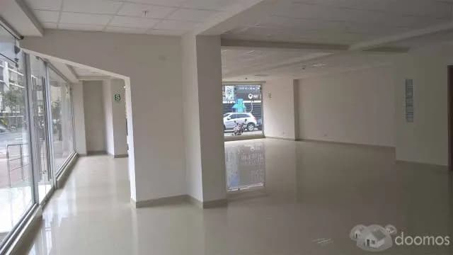 Alquiler de Local  520 m2 a 10000 Dólares — foto 1