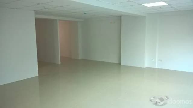 Alquilo oficina Implementada de 330 m2 en Miraflores a 5500 Dólares — foto 2