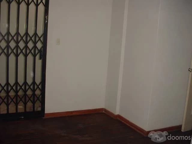 DEPARTAMENTO COMODO EN  PRIMER PISO - LA CALERA DE LA MERCED - SURQUILLO — foto 4