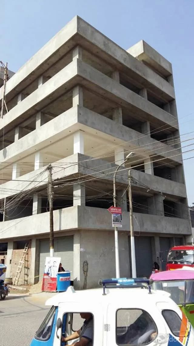 EDIFICIO DE 6 PISOS EN ESTRENO — foto 2
