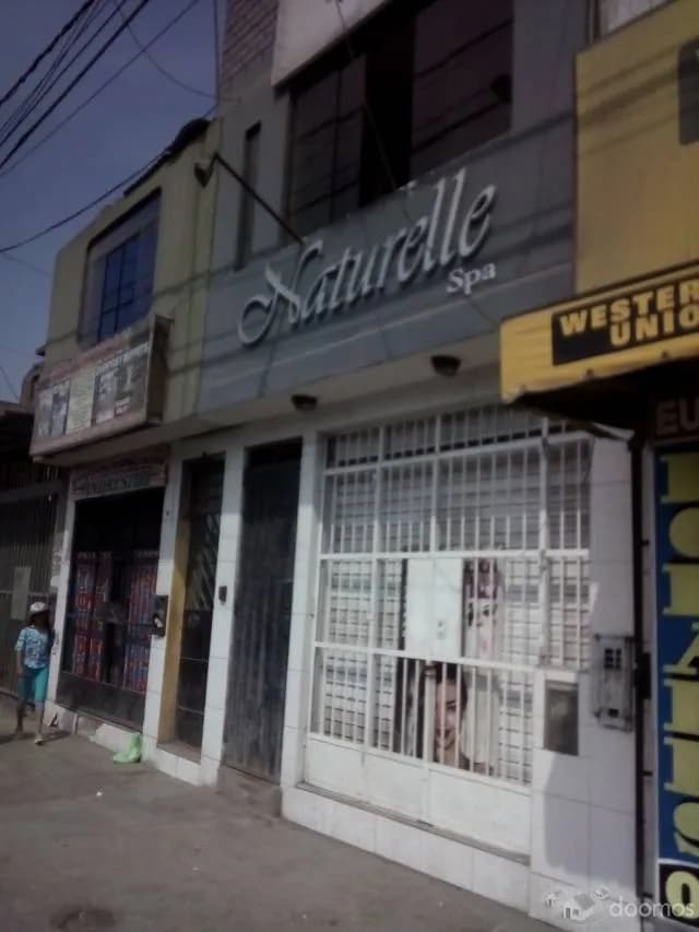 ALQUILER DE LOCAL COMERCIAL (ZONA DE BANCOS) — foto 6