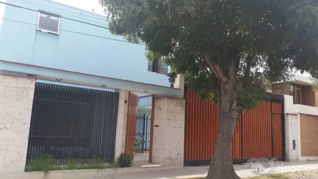 HERMOSA CASA IDEAL PARA EMPRESA — foto 1