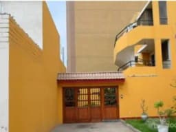casa 2 pisos en San Miguel buena ubicacion