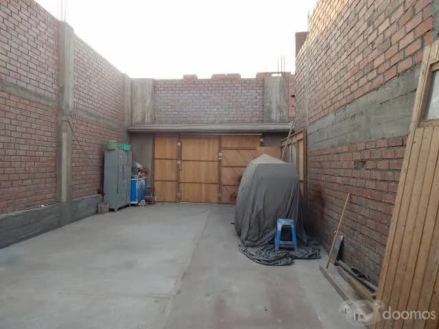 SE VENDE CASA EN EXELENTE UBICACIÓN — foto 2