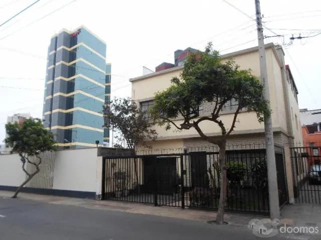 VENDO HERMOSA CASA EN MIRAFLORES — foto 1