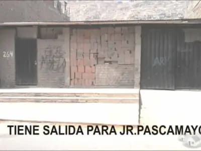 VENDO CASA CON AMPLIO PATIO  PARA COLEGIOS V.M.T