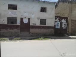 Se vende Casa como terreno al frente de la Puerta de la Universidad Jose Maria Arguedas - Sede Santa Rosa