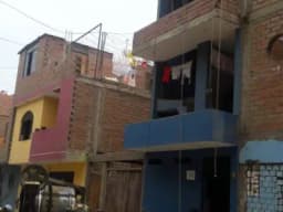 VENDO CASITA DE 4 PISOS