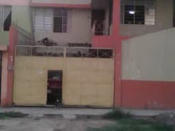 Vendo  casa de 3 pisos con cochera en los Olivos