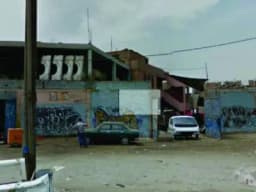 Se alquila local comercial
