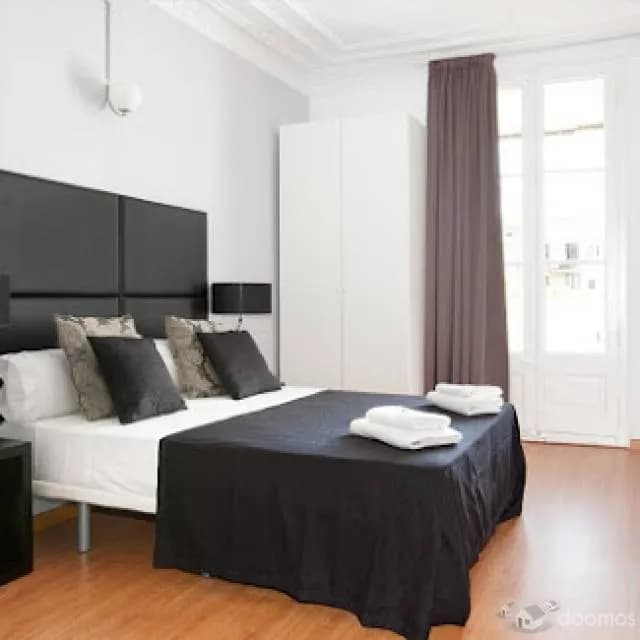 Apartamento moderno y completamente amueblado (3 dormitorios / aparcamiento / ascensor) — foto 2