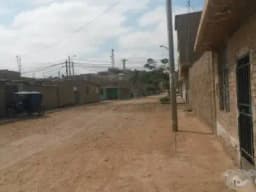 SE VENDE UNA CASA/ UN LOTE EN CONSTRUCCION SALIDO DE BASES Y UN LOTE