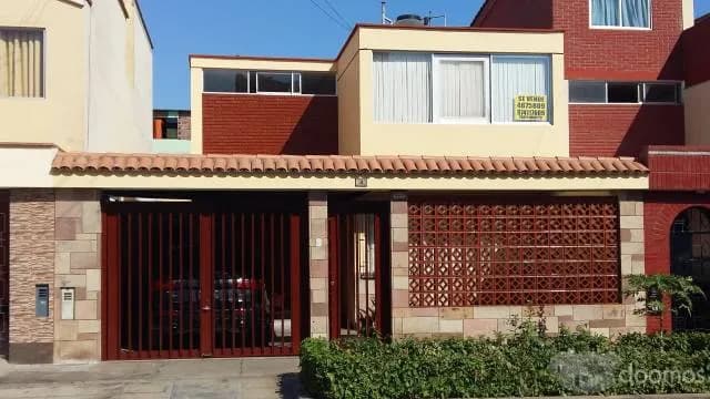 Casa 4  dormitorios — foto 1