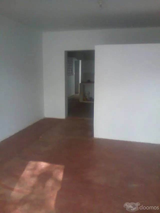 Remato casa de un piso a 4cdras. de metro de belaunde — foto 2