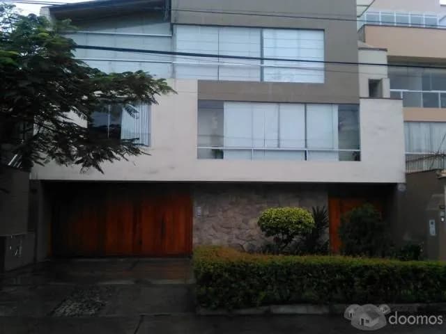 se alquila primer piso de una casa en san borja — foto 1