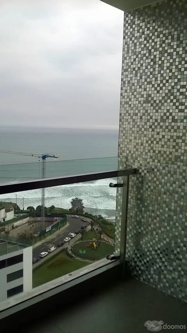 MODERNO Y EXCLUSIVO EDIFICIO FRENTE AL MAR — foto 3