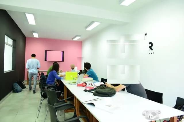 Alquiler de Aulas de 7am a 5pm — foto 3