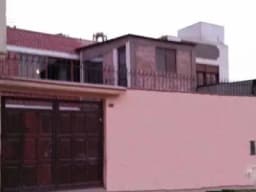 CASA A PRECIO DE TERRENO