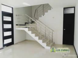 HERMOSA CASA 3 PISOS,ESTRENO,04 HABITACIONES,01 COCHERA INDEPENDIENTE,244 M²