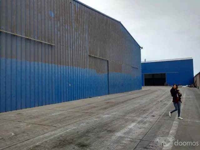 ALQUILER DE ALAMACÈN TECHADO 1600 M2 — foto 2