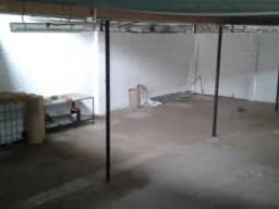 ALQUILO LOCAL EN ZONA INDUSTRIAL PUERTA ADENTRO (INTERIOR)