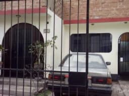 Venta Casa San Miguel Pando a 2 cuadras de Plaza San Miguel