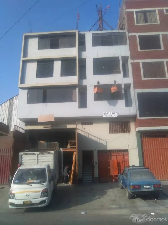 ALQUILO LOCAL COMERCIAL — foto 1