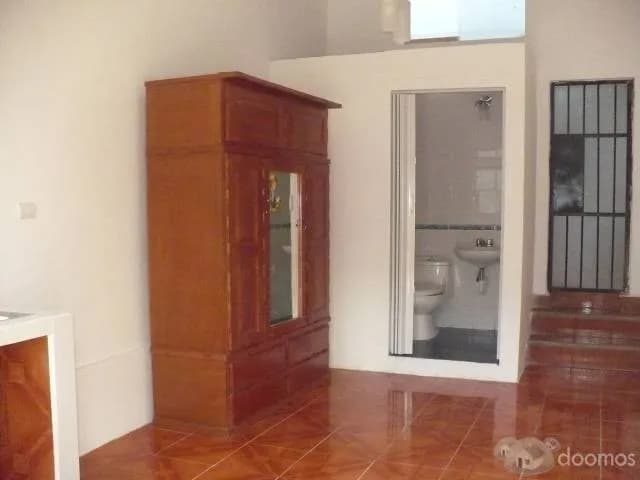 Alquilo Habitacion Independiente a Profesional Solo — foto 4