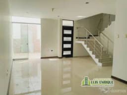 HERMOSA CASA 3 PISOS,ESTRENO,04 HABITACIONES,01 COCHERA INDEPENDIENTE,244 M²