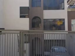 Alquilo lindo depto Monterrico -Alamos  (Muy cerca a UPC. Esan Centrum,Embajada Americana)