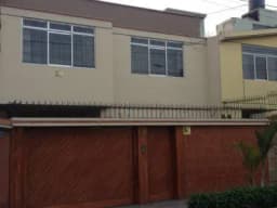 VENDO CASA EN LINDA ZONA