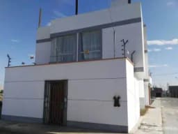 Vendo casa con 2 año de antiguedad
