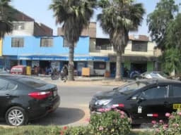 VENDO 2 PROPIEDADES EN ZONA COMERCIAL