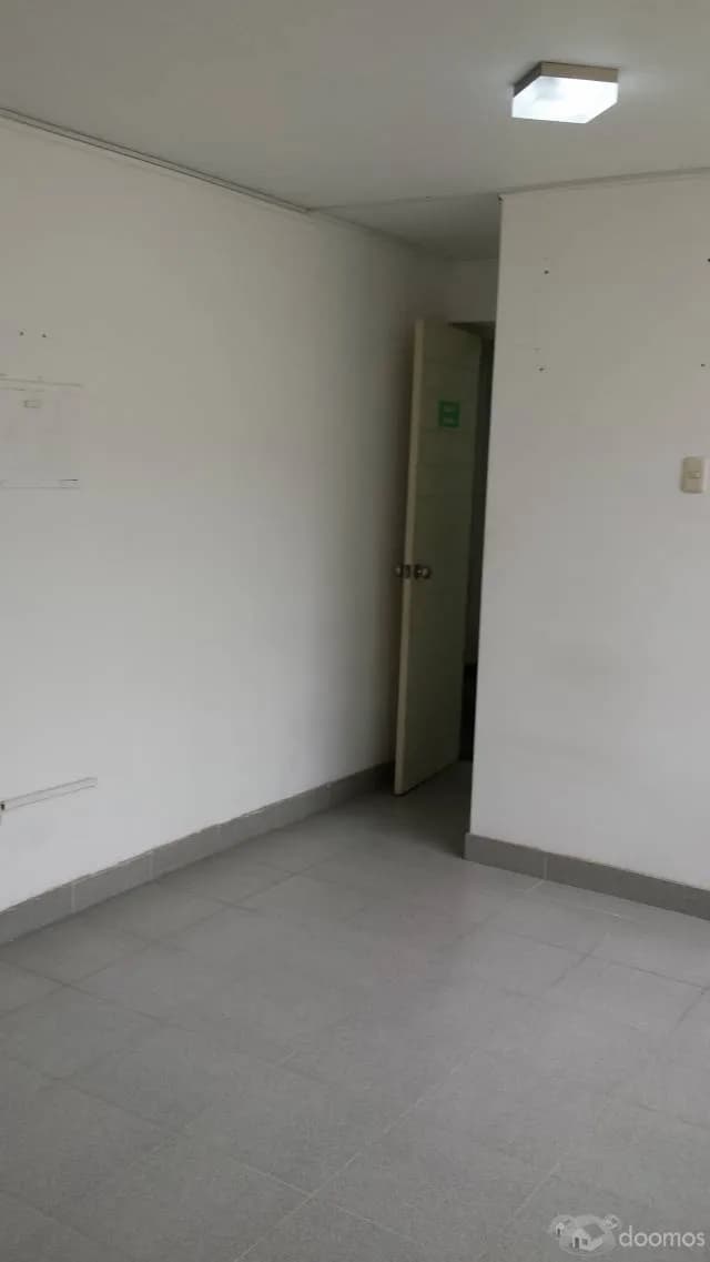 Alquilo Oficina en San Borja — foto 1