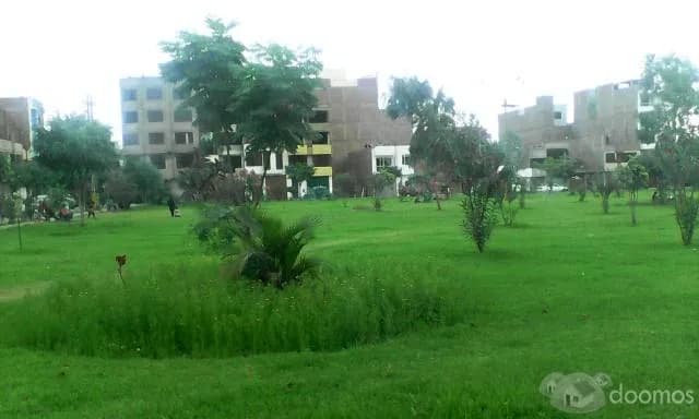Vendo Casa en Urbanización Alameda de la Rivera Ate — foto 2