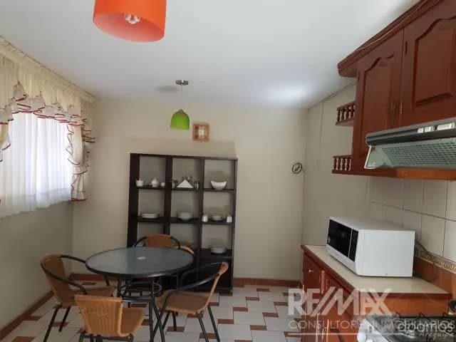 SE ALQUILA LINDO TRIPLEX AMOBLADO EN LA MEJOR ZONA DE YANAHUARA !! — foto 1