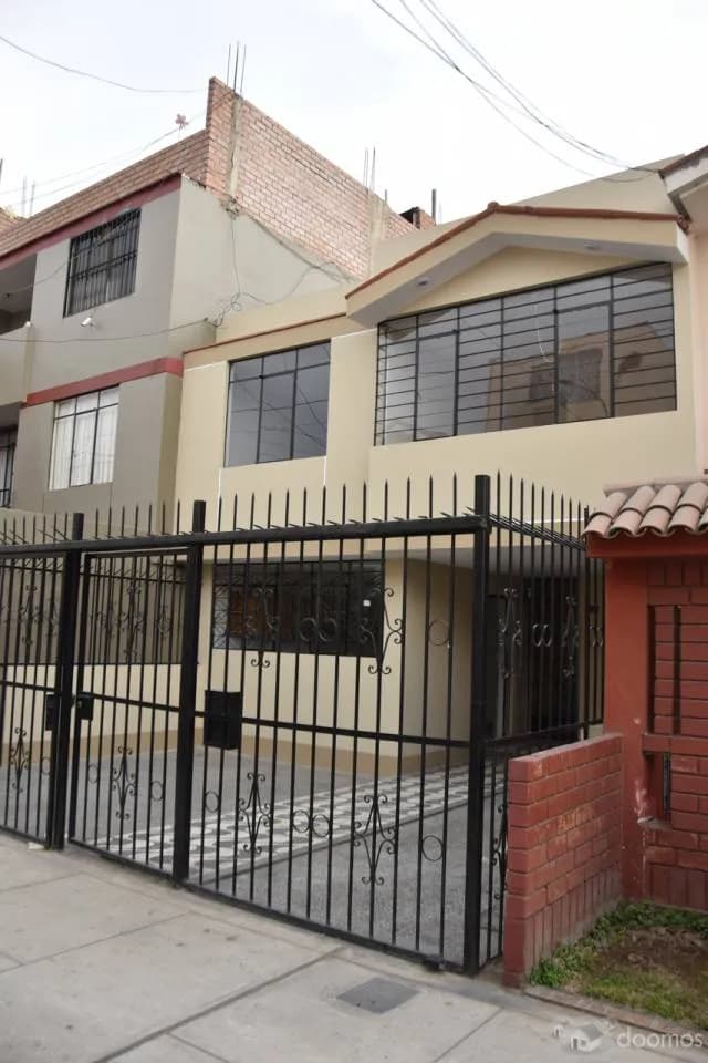 CASA ALQUILER  LA PERLA-INSURGENTES $1,200 — foto 1