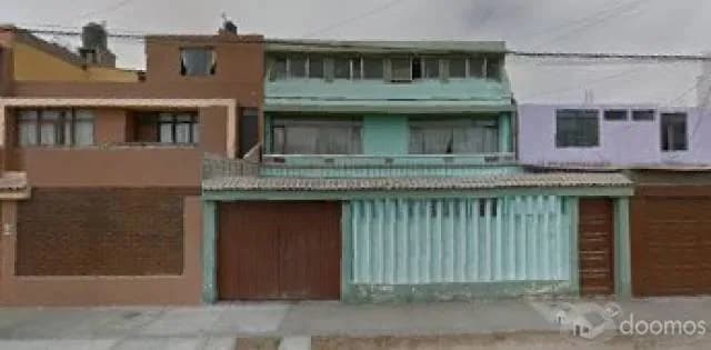 SE VENDE CASA A PRECIO DE TERRENO POR VIAJE — foto 1
