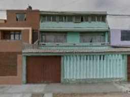 SE VENDE CASA A PRECIO DE TERRENO POR VIAJE