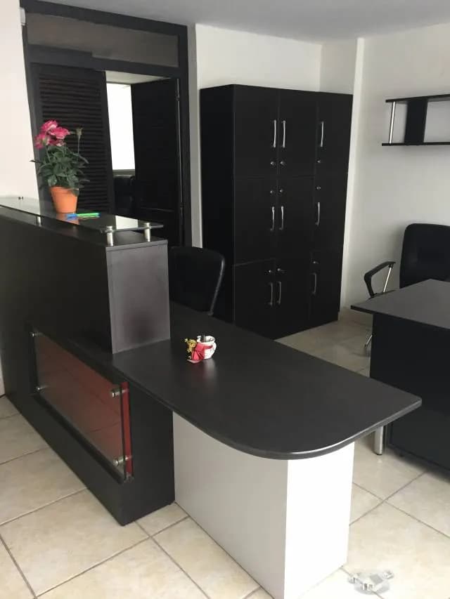 Oficina Totalmente Amoblada a dos Cdras de Miraflores — foto 4