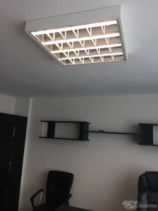Oficina Totalmente Amoblada a dos Cdras de Miraflores — foto 10