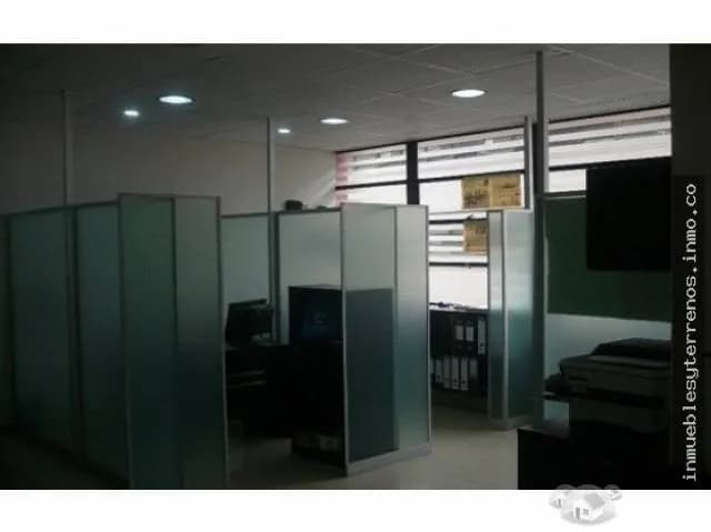 VENTA DE OFICINA EQUIPADA EN LIMA CENTRO / terrenosenventa.pe — foto 2