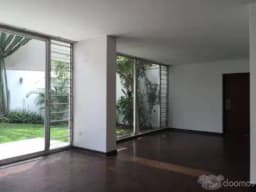 Zona Tranquila, Buena Distribución, 3 Cocheras.