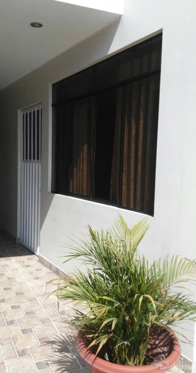 OFICINA BONITA CON TERRAZA EN ALQUILER — foto 1