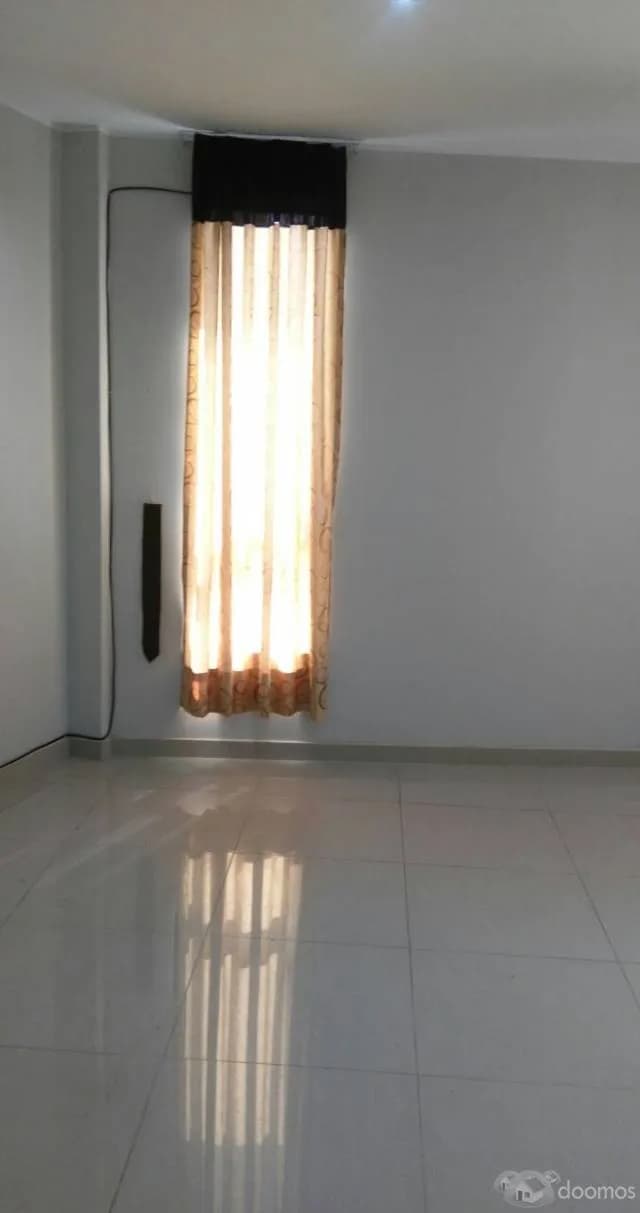 OFICINA BONITA CON TERRAZA EN ALQUILER — foto 3