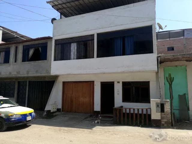 VENDO AMPLIA Y MODERNA CASA EN VILLA EL SALVADOR. INCLUYE UN DEPARTAMENTO INTERIOR $130,000 — foto 1